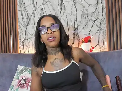 Pauline Fox online show from December 4, 2025, 1:04 am