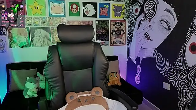 Yuhwan  online show from November 18, 2025, 10:47 pm