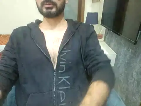 mlove902 online show from November 12, 2025, 7:13 pm