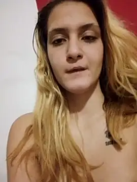 Themaskedgirl21 online show from December 14, 2025, 3:39 pm