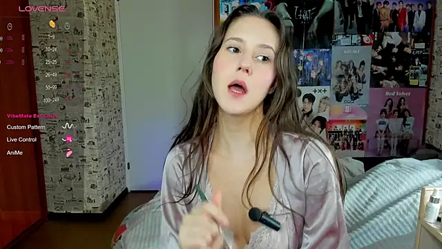 LucyRose3 online show from November 3, 2025, 5:31 am