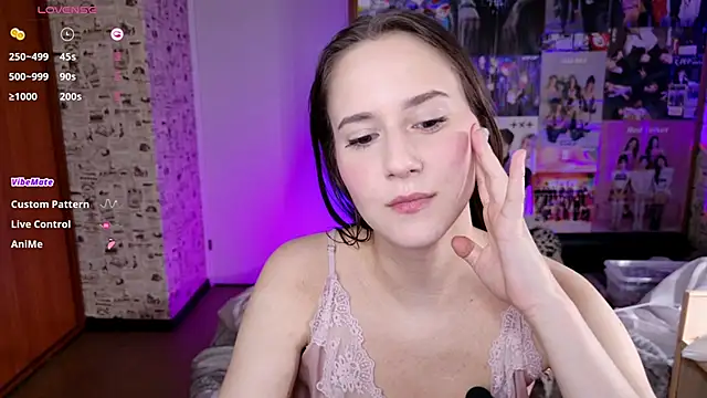 LucyRose3 online show from November 12, 2025, 3:45 pm