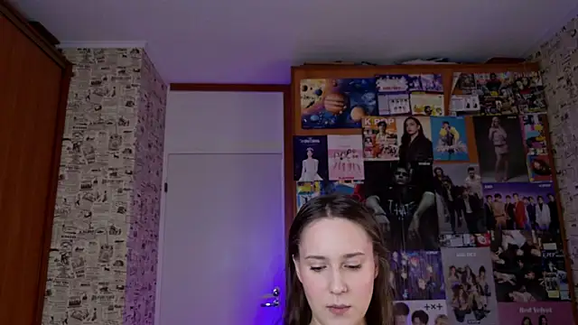 LucyRose3 online show from December 14, 2025, 2:11 pm