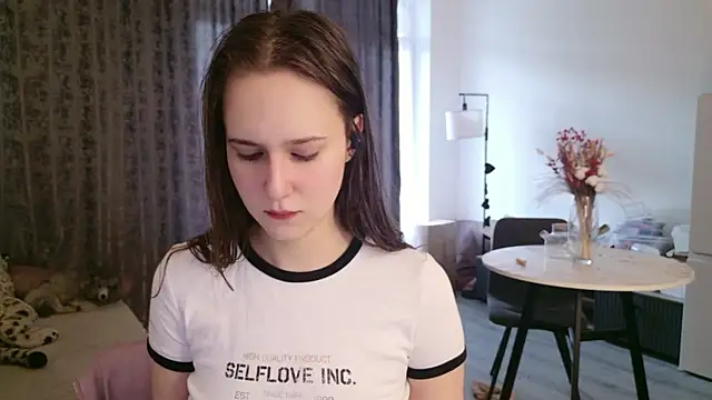 LucyRose3 online show from April 4, 2026, 11:40 am