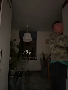 SwingWingWomanSweden online show from September 9, 2025, 8:52 pm