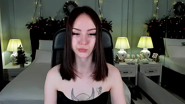 MarySparkle online show from December 17, 2025, 3:34 am