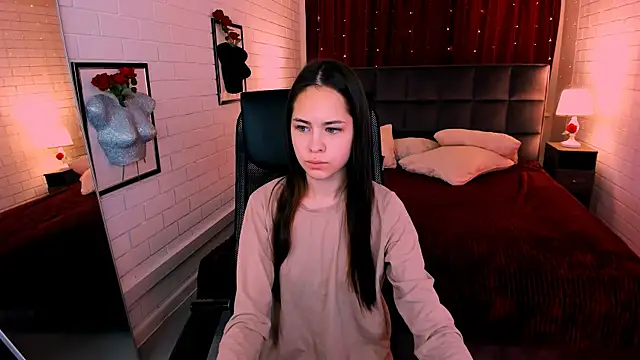 UliaNeer online show from November 7, 2025, 5:07 am