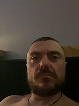 Guttt888 online show from April 7, 2026, 3:29 am