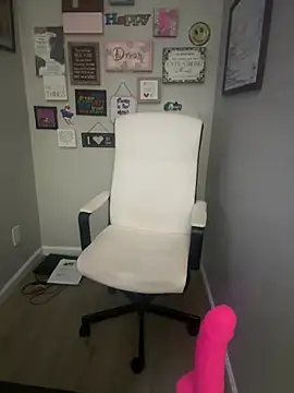 Juicystorm online show from April 24, 2026, 11:40 pm