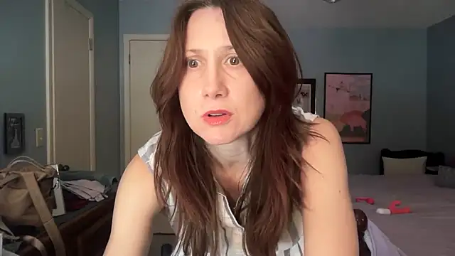 Snapshot of MommyGoddessL chatting on September 15, 2025, 4:51 pm MommyGoddessL online show from September 15, 2025, 4:51 pm