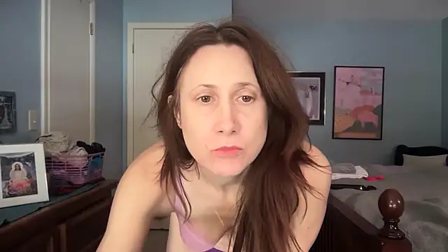 Snapshot of MommyGoddessL chatting on September 22, 2025, 5:26 pm MommyGoddessL online show from September 22, 2025, 5:26 pm