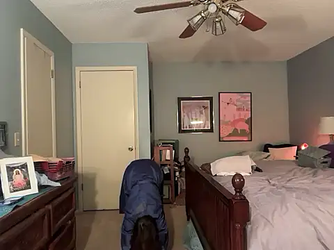 Snapshot of MommyGoddessL chatting on October 7, 2025, 1:30 pm MommyGoddessL online show from October 7, 2025, 1:30 pm