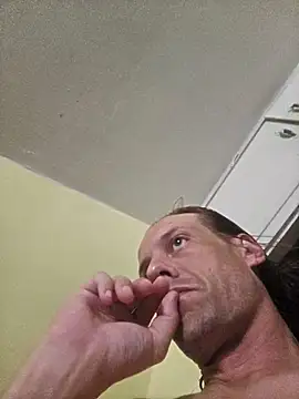 Snapshot of Danny19867 chatting on October 7, 2025, 2:42 am Danny19867 online show from October 7, 2025, 2:42 am