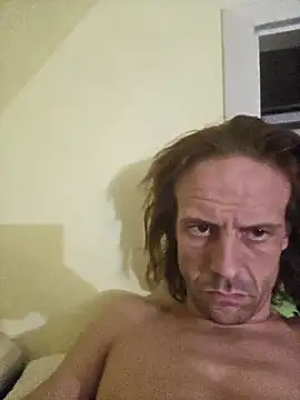 Snapshot of Danny19867 chatting on October 9, 2025, 2:31 am Danny19867 online show from October 9, 2025, 2:31 am