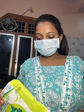 Snapshot of YOURMISTHI chatting on November 11, 2025, 2:39 pm YOURMISTHI online show from November 11, 2025, 2:39 pm