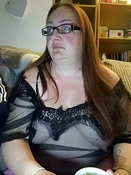 Luscious-LucyXX online show from April 5, 2026, 7:55 pm