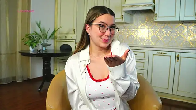 DarelleFaux online show from November 12, 2025, 3:18 am