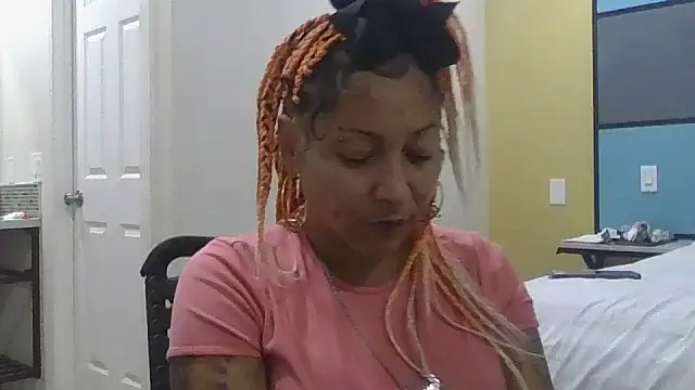 Flossee online show from September 14, 2025, 4:06 pm