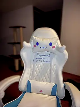 isabela l online show from October 18, 2025, 10:54 pm