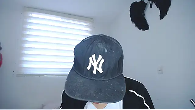 lucky stricke online show from October 10, 2025, 8:52 pm