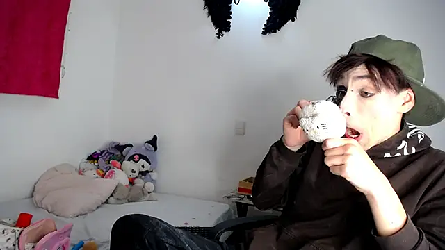 lucky stricke online show from October 25, 2025, 3:58 am