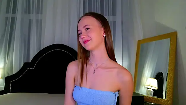 CarolinePorton online show from October 15, 2025, 3:23 pm