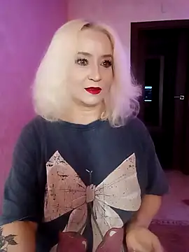 SquirtMilf00 online show from March 18, 2026, 2:37 am