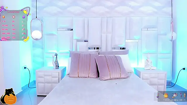 Im Molly Angel online show from October 10, 2025, 8:08 pm