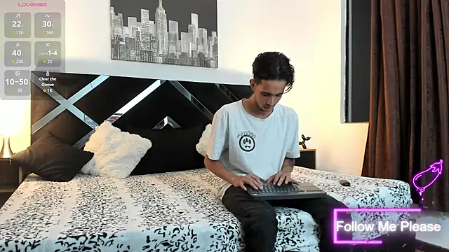Snapshot of nextboywell1 chatting on May 12, 2026, 3:03 am nextboywell1 online show from May 12, 2026, 3:03 am