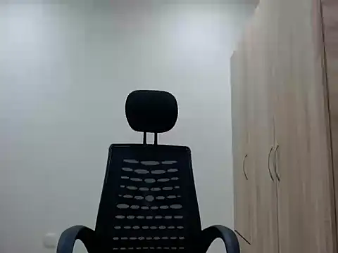 Snapshot of KeikoMiyake5 chatting on October 15, 2025, 8:31 pm KeikoMiyake5 online show from October 15, 2025, 8:31 pm