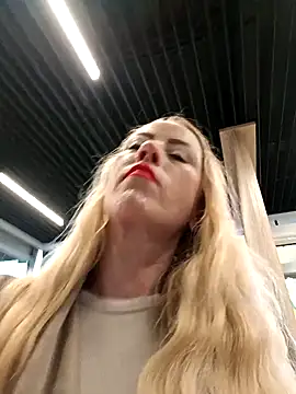 DeeA Blondy online show from September 21, 2025, 4:14 am