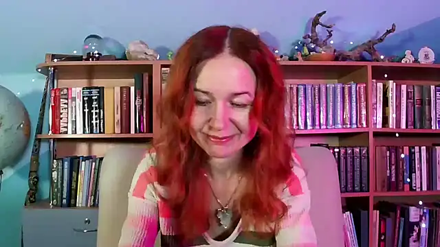 Foxilady357 online show from December 19, 2025, 2:13 pm