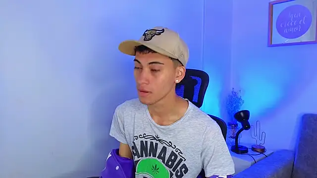 Snapshot of yulian_vasquez chatting on September 18, 2025, 12:18 pm yulian vasquez online show from September 18, 2025, 12:18 pm