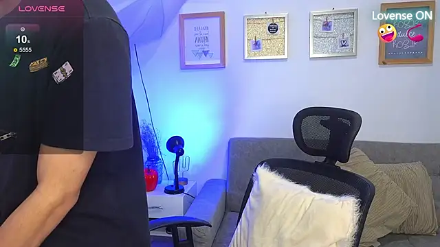 yulian vasquez online show from November 15, 2025, 12:34 pm