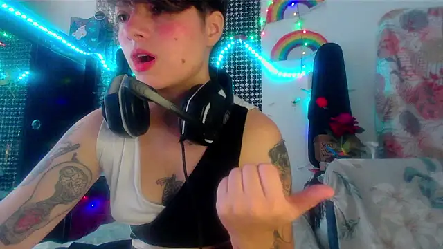 Snapshot of Mitsuha_gate chatting on November 5, 2025, 2:06 pm Mitsuha gate online show from November 5, 2025, 2:06 pm