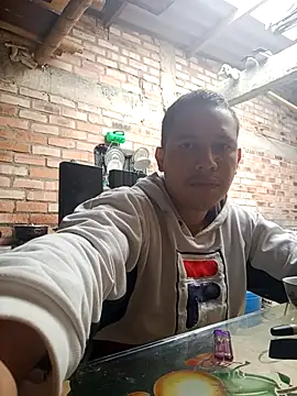 GaaraDiaz online show from November 5, 2025, 2:50 pm