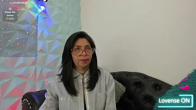 SabinaDeluxe cg online show from October 10, 2025, 2:16 pm