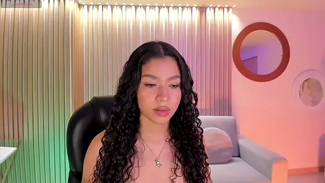 Snapshot of SophieHouston_ chatting on October 11, 2025, 5:39 am SophieHouston online show from October 11, 2025, 5:39 am