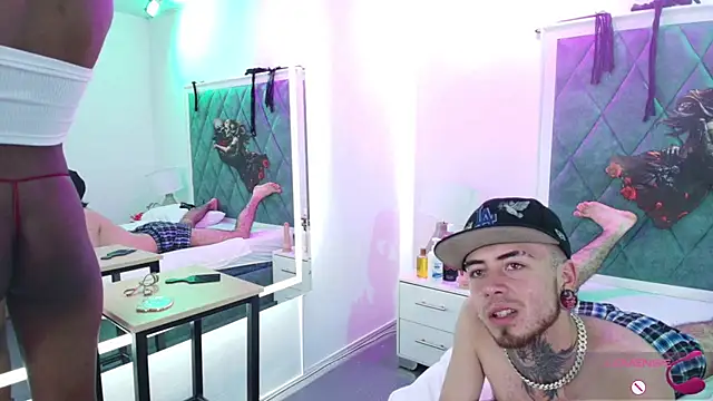 Asha zuri and adam online show from November 4, 2025, 12:48 pm