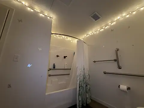 moan4mona online show from December 19, 2025, 2:07 am