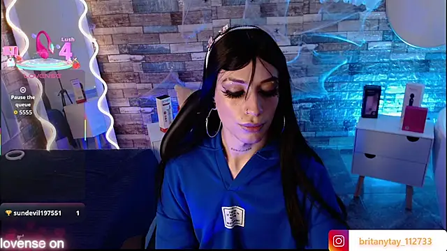 boyfox tay online show from October 27, 2025, 4:05 am