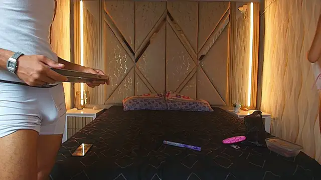 Hotcouple 222 online show from April 2, 2026, 7:17 am