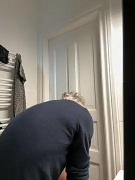 SexyLeon8 online show from September 19, 2025, 9:54 am