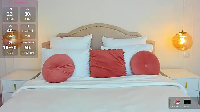 MilaMour online show from October 27, 2025, 8:24 pm