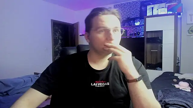 Snapshot of romiosabrino chatting on March 14, 2026, 11:32 pm romiosabrino online show from March 14, 2026, 11:32 pm