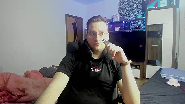 Snapshot of romiosabrino chatting on March 16, 2026, 12:42 pm romiosabrino online show from March 16, 2026, 12:42 pm