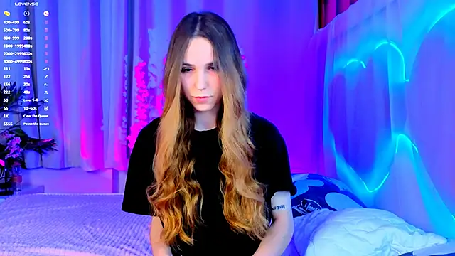 -CindyLou online show from September 27, 2025, 8:47 pm