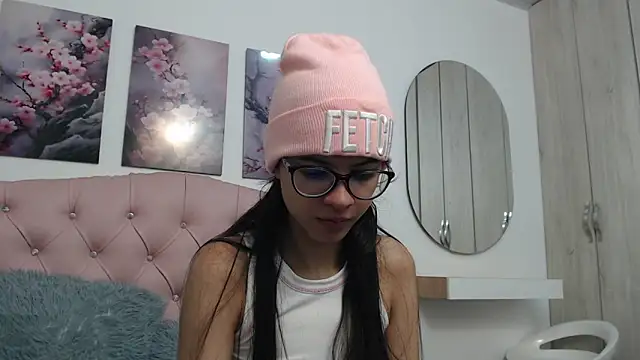 pinky f00x online show from December 19, 2025, 6:59 pm