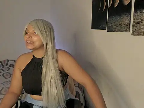 chloe kisses online show from April 8, 2026, 11:32 am