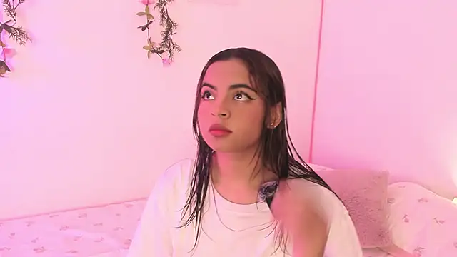 Snapshot of valy_shyness chatting on October 10, 2025, 8:08 pm valy shyness online show from October 10, 2025, 8:08 pm